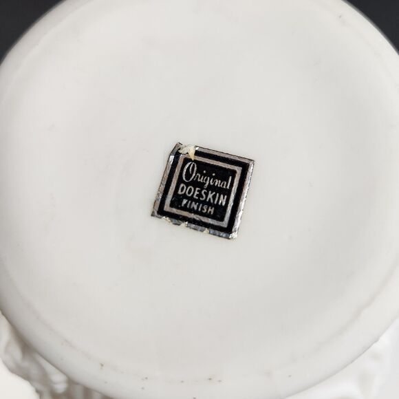 Vtg Orginal Doeskin Finish Loganberry Pattern Milk Glass Vase 10 in. - Picture 4 of 11